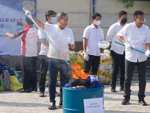 750 Bal Baju Bekas yang Dimusnahkan Mendag Mengandung Jamur Kapang