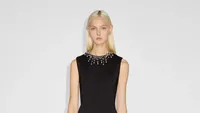 10 Koleksi Busana Serba Hitam dari Givenchy Resort 2023