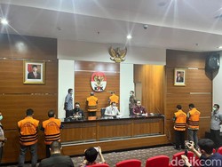 Jadi Tersangka Suap Jual Beli Jabatan, Bupati Pemalang Ditahan KPK