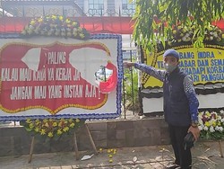 Korban Indra Kenz Ngamuk, Karangan Bunga Dukungan Dirusak!