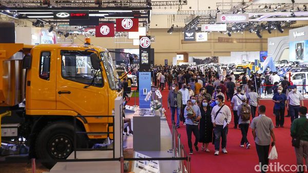 Begini Antusias Masyarakat Padati Pameran GIIAS 2022