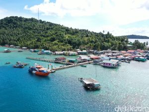 Menatap Indahnya Kepulauan Anambas dari Udara