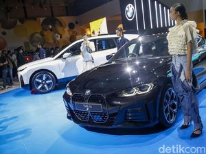 Mewah... BMW Pamer Dua Mobil Listrik di GIIAS 2022 Mewah... BMW Pamer Dua Mobil Listrik di GIIAS 2022