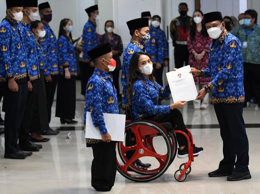 Jadi PNS Kemenpora, Ni Nengah: Terima Kasih Pak Presiden Jadi PNS Kemenpora, Ni Nengah: Terima Kasih Pak Presiden