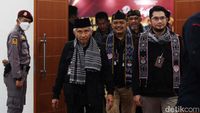 Amien Rais Bawa Partai Ummat Daftar Pemilu 2024, Lihat Nih Momennya