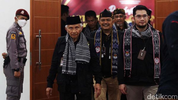 Amien Rais Bawa Partai Ummat Daftar Pemilu 2024, Lihat Nih Momennya