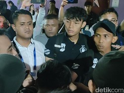 Persik Ditekuk Borneo FC 1-2, Suporter Teriak Arthur Irawan Out