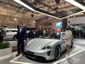 Mobil Ramah Lingkungan nan Ngebut Porsche Mejeng di GIIAS 2022 Mobil Ramah Lingkungan nan Ngebut Porsche Mejeng di GIIAS 2022
