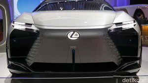Menggoda, Lexus RX Pamer Kemewahan di GIIAS 2022