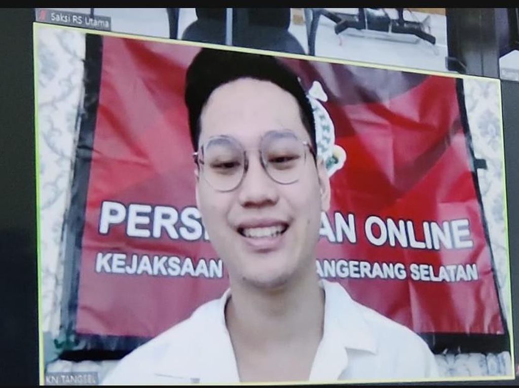 Saksi Ungkap Indra Kenz Dapat Fee 70 Persen dari Tiap Kekalahan Member Saksi Ungkap Indra Kenz Dapat Fee 70 Persen dari Tiap Kekalahan Member