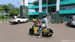 Skuteris Nyentrik dari Sukabumi, Tebar Pesan Baik dari Vespa Campursari