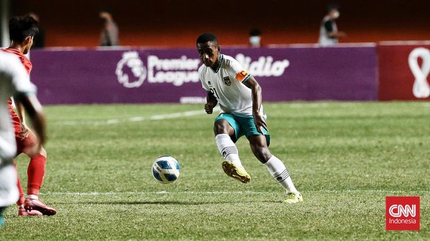 Iqbal Gwijangge Indonesia vs Vietnam juara Piala AFF U-16 2022 CNN Indonesia/Andry Novelino