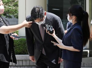 Momen Bebasnya Bos Samsung yang Diampuni dalam Kasus Suap