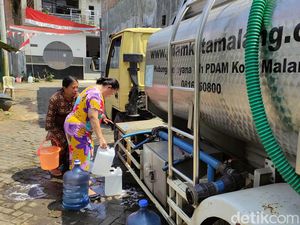 Warga Wonokoyo Malang Keluhkan Air PDAM Mati Sudah Sepekan Warga Wonokoyo Malang Keluhkan Air PDAM Mati Sudah Sepekan