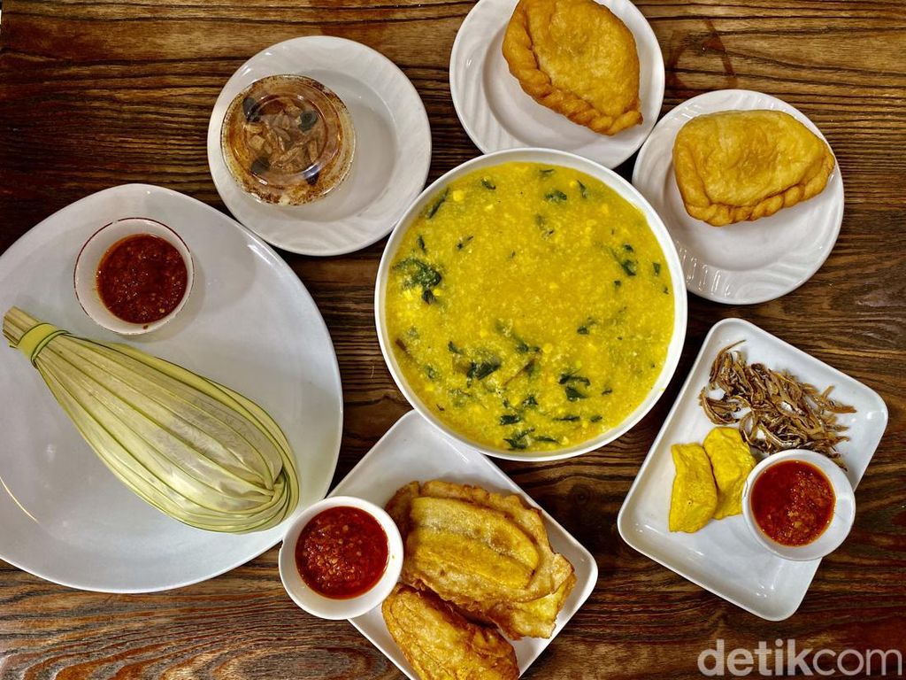 Menikmati Makanan Khas Manado di Kafe Industrialis di Bintaro