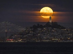 Mengenal Harvest Moon yang Muncul Sore Ini dan Cara Melihatnya