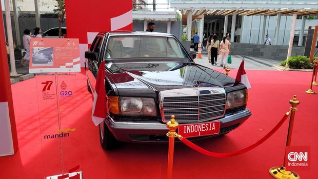 Mercedes Benz S-Class W126