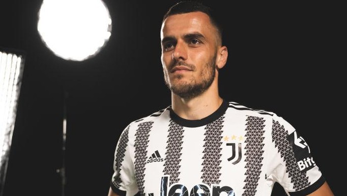 TURIN, ITALY - AUGUST 11: Juventus New Signing Filip Kostic portraits session In Turin at Juventus training center on August 11, 2022 in Turin, Italy. (Photo by Daniele Badolato - Juventus FC/Juventus FC via Getty Images)