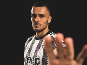 Filip Kostic Resmi ke Juventus: Enggak Sulit untuk Bilang Ya