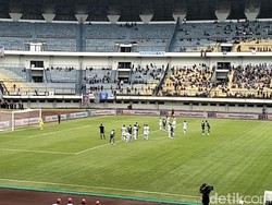 HT Persib Vs PSIS: Kedua Tim Sama Kuat 1-1