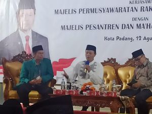 HNW Ajak Organisasi Pesantren Maknai Peran-Syukuri Kemerdekaan RI