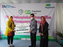 Ikatan Istri Pegawai Pegadaian Beri Bansos Lansia Senilai Rp 50 Juta