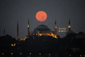 Jatuh Hati dengan Purnama Sturgeon di Berbagai Belahan Dunia