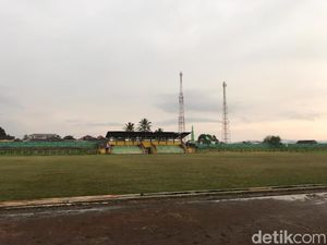 Detik-detik Pesepak Bola Tewas Tersambar Petir di Sukabumi Detik-detik Pesepak Bola Tewas Tersambar Petir di Sukabumi