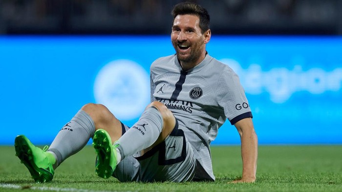 Lionel Messi of PSG celebrates after scoring his sides second goal during the Ligue 1 match between Clermont Foot and Paris Saint-Germain at Stade Gabriel Montpied on August 6, 2022 in Clermont-Ferrand, France. (Photo by Jose Breton/Pics Action/NurPhoto via Getty Images)