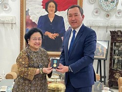 Megawati Dianugerahi Medali Yobel dari Presiden Kazakhstan