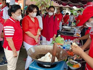 Kecamatan Denbar Gelar Lomba Masak Nasi Goreng Sehat Merah Putih
