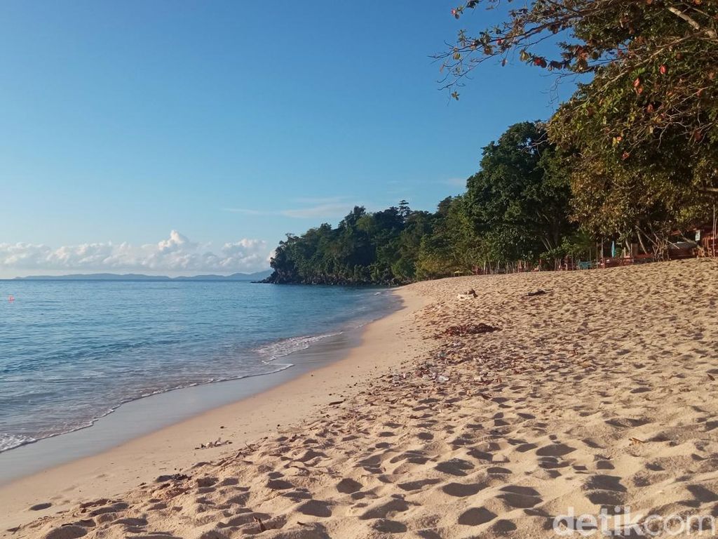 Pantai Paal nan Cantik, Favoritnya Orang Likupang Saat Weekend Pantai Paal nan Cantik, Favoritnya Orang Likupang Saat Weekend