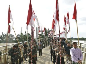 Sambut HUT RI, Jembatan Terpanjang di Jambi Dipasang 1.000 Bendera