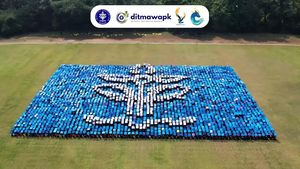 10 Potret Formasi IPB yang Pecahkan Rekor Dunia, Ada Wajah Rektor!