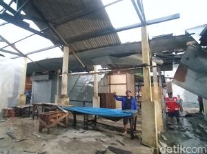 Puting Beliung Terjang Wilayah Kudus, Pasar-Puluhan Rumah Rusak
