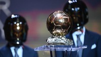 Ballon dOr 2025 akan digelar di Paris pada 22 September mendatang, dan nominasi akan diumumkan sebulan sebelumnya. Akankah Vitinha memenanginya? Foto: AFP via Getty Images/FRANCK FIFE
