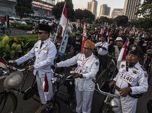 Aksi Seru Pecinta Onthel Cinta Tanah Air Sambut HUT RI