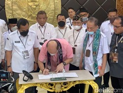 Ari Sigit Cucu Soeharto Daftarkan Partainya ke KPU