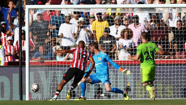 Soccer Football - Premier League - Brentford v Manchester United - Brentford Community Stadium, London, Britain - August 13, 2022 Brentford's Bryan Mbeumo scores their fourth goal REUTERS/David Klein EDITORIAL USE ONLY. No use with unauthorized audio, video, data, fixture lists, club/league logos or 'live' services. Online in-match use limited to 75 images, no video emulation. No use in betting, games or single club /league/player publications.  Please contact your account representative for further details.