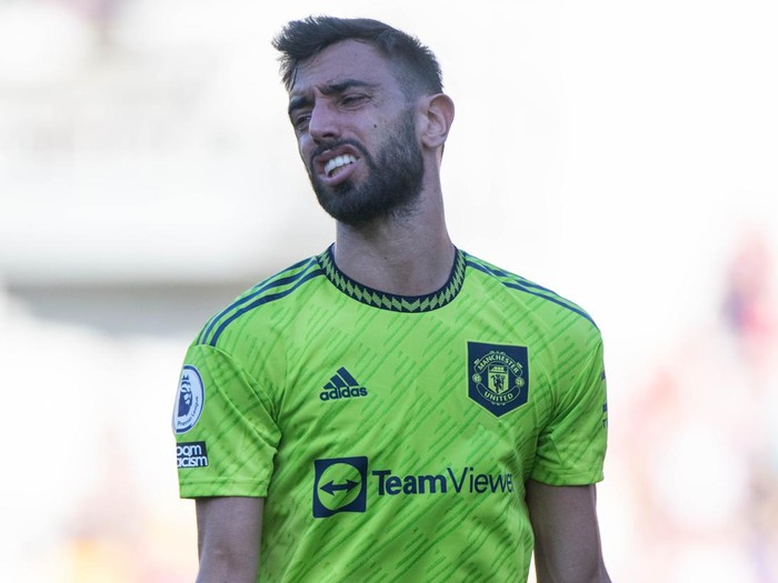 BRENTFORD, ENGLAND - AUGUST 13: Bruno Fernandes of Manchester United reacts during the Premier League match between Brentford FC and Manchester United at Brentford Community Stadium on August 13, 2022 in Brentford, United Kingdom. (Photo by Sebastian Frej/MB Media/Getty Images)