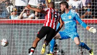 Bryan Mbeumo mencetak gol keempat Brentford ke gawang Man United. (Foto: AFP via Getty Images/IAN KINGTON)
