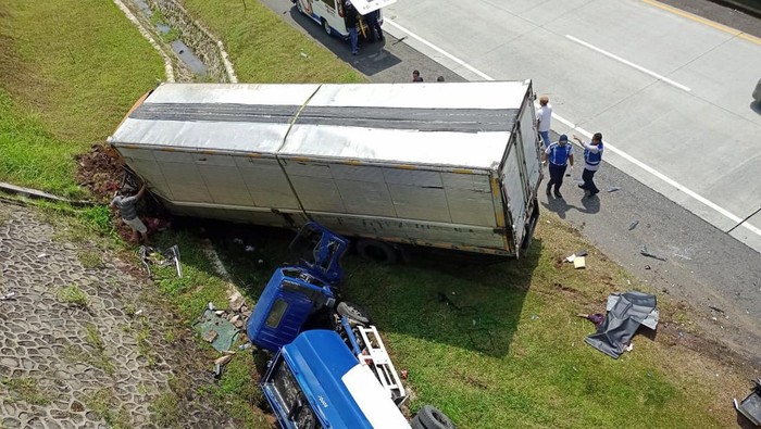 Kecelakaan di Tol Semarang-Solo, Melibatkan 2 Truk, 2 Orang Tewas