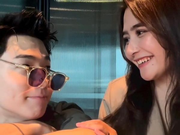 Serunya Henry Lau Kongkow Bareng Prilly Latuconsina dan Rossa
