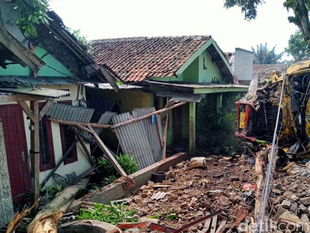 Kesaksian Warga Sukabumi Nyaris Jadi Korban Kecelakaan Maut di Cianjur