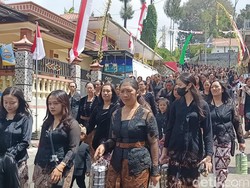 Melihat Ritual Tari Sodoran di Hari Raya Karo Suku Tengger Probolinggo