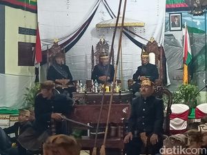 Tari Sodoran, Tarian Sakral Suku Tengger di Ritual Yadnya Karo Tari Sodoran, Tarian Sakral Suku Tengger di Ritual Yadnya Karo