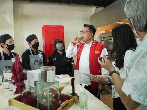 Momen Moeldoko Sambangi Siswa SMK PGRI 2 Kudus