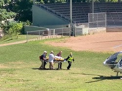 Penulis Ayat-ayat Setan Salman Rushdie Kritis, Dipakaikan Ventilator