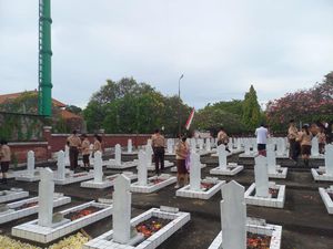 Hari Pramuka ke-61, Kwarcab Buleleng Gelar Ziarah dan Tabur Bunga Hari Pramuka ke-61, Kwarcab Buleleng Gelar Ziarah dan Tabur Bunga