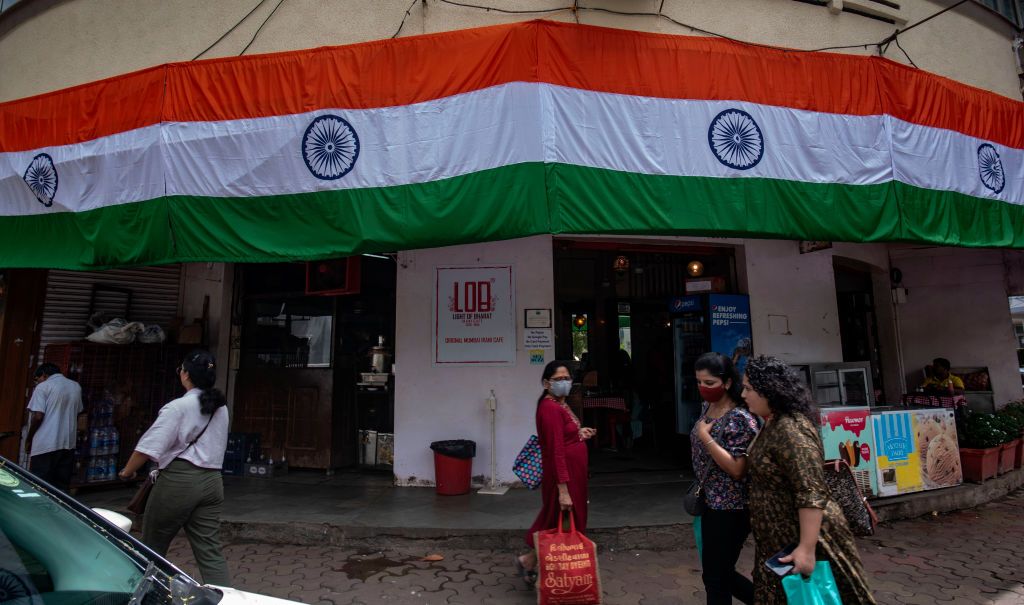 MUMBAI, INDIA  AUGUST 13: Students of Shivaji Shikshan Sanstha participate in the Azadi ka Amrit Mahotsav campaign to mark the 75th anniversary of India's Independence Day celebrations on their school premises at Ghatkopar, on August 13, 2022 in Mumbai, India. (Photo by Pratik Chorge/Hindustan Times via Getty Images)